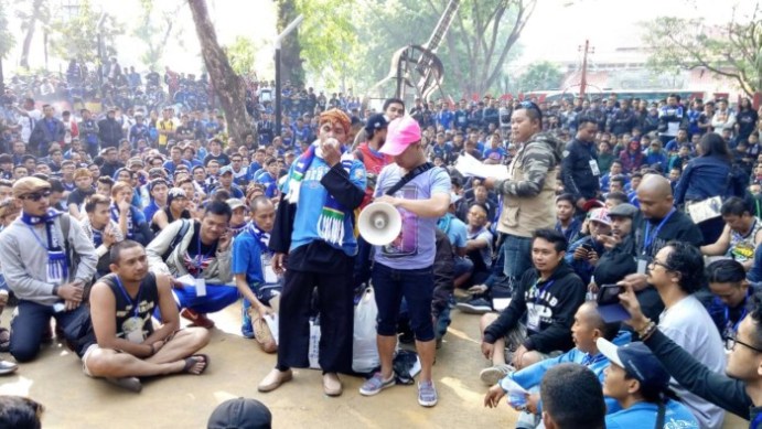 foto-persib-bandung-banyak-suporter
