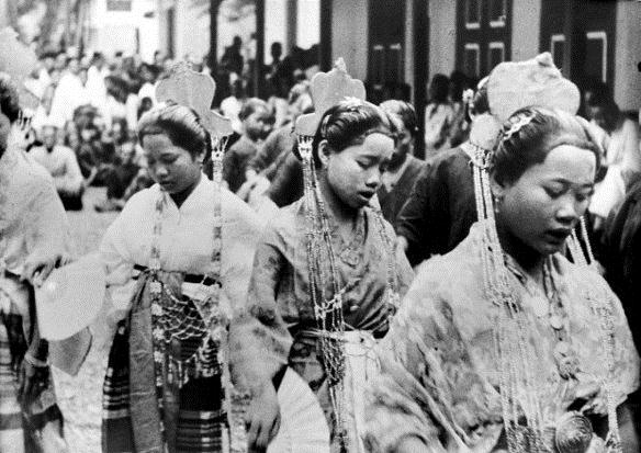 340078-old-photos-of-indonesian-people